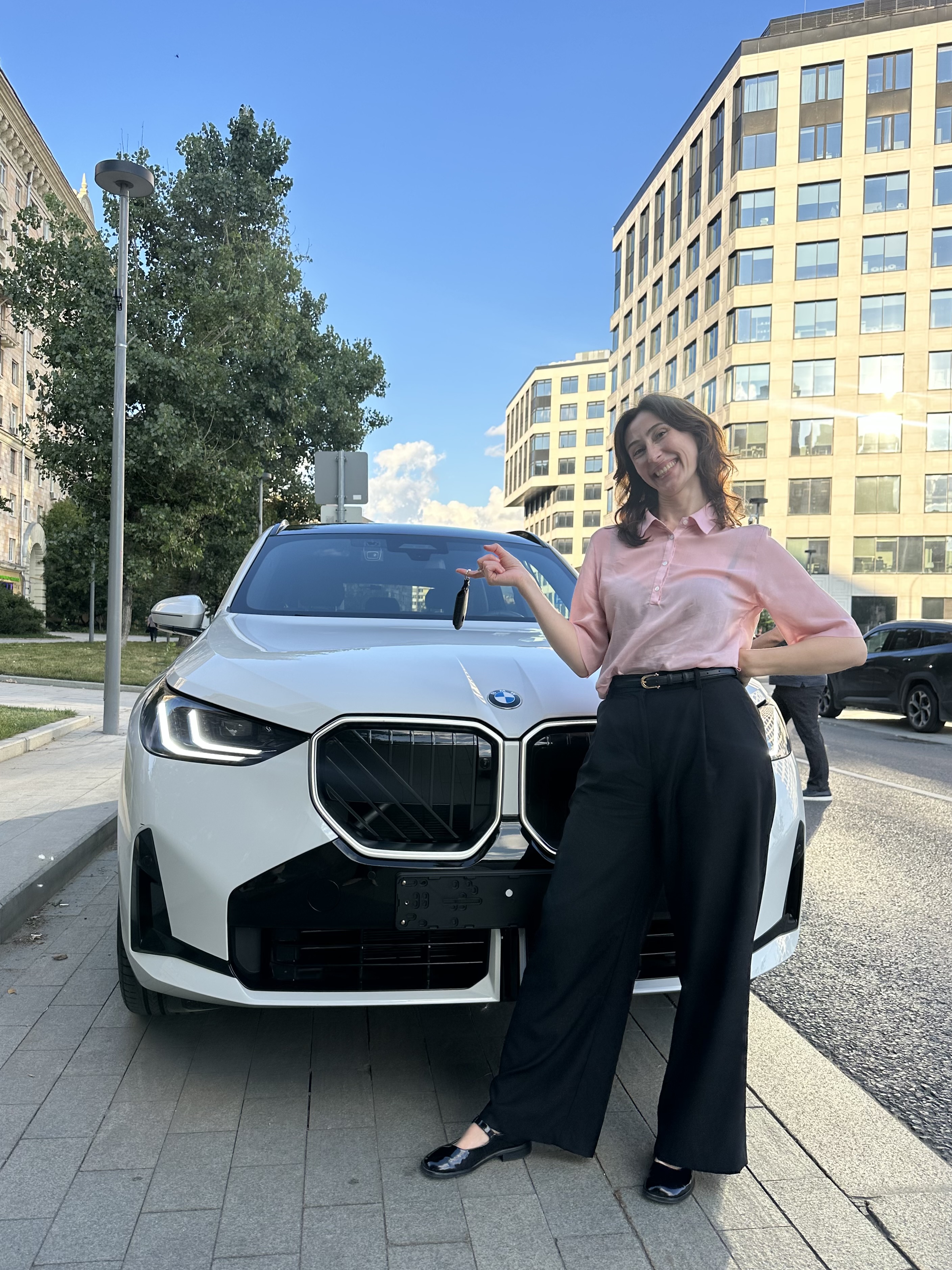 BMW, IX3, Белый. Отзыв.